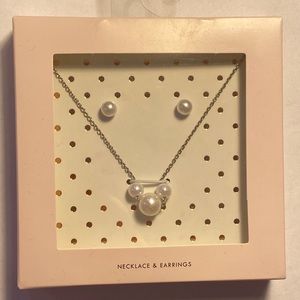 Modern Expressions Pearl Set